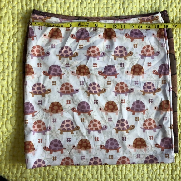 Set of two fun printed bodycon scuba skirts - Picture 5 of 8